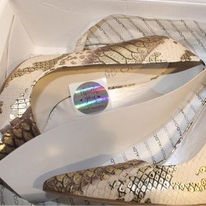 ALDO ARIANE-87 COLLECTION
Really Elegant Gold,Black & White Print🤩
WITH BOX